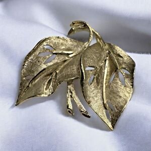 BSK Goldtone Leaf Brooch – 2 Inches, Cutout Leaves, Textured Finish